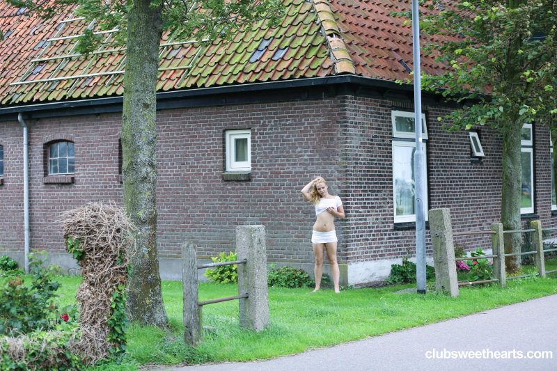 Sleazy slut gets naked in Dorregeest