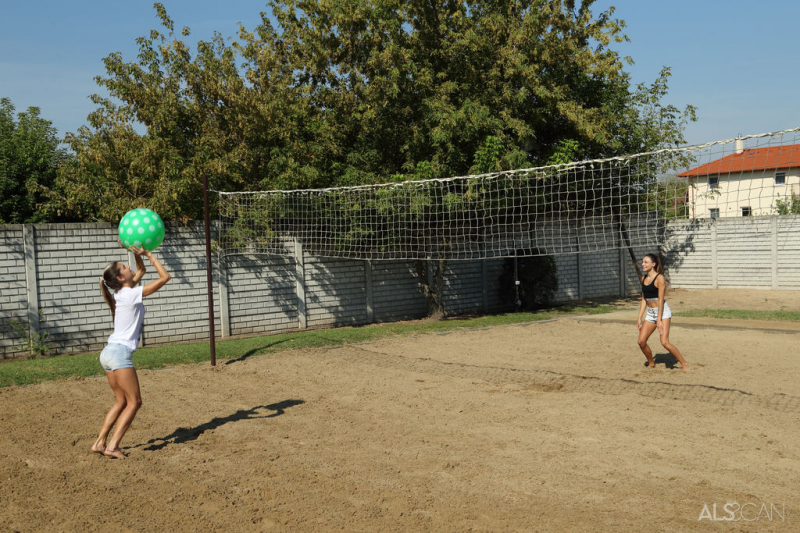 Volley Ball Girls