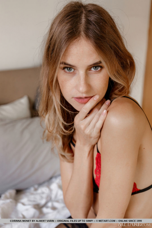 Presenting Corinna Monet