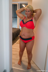 Mature-Ladies-orgasm--BTS
