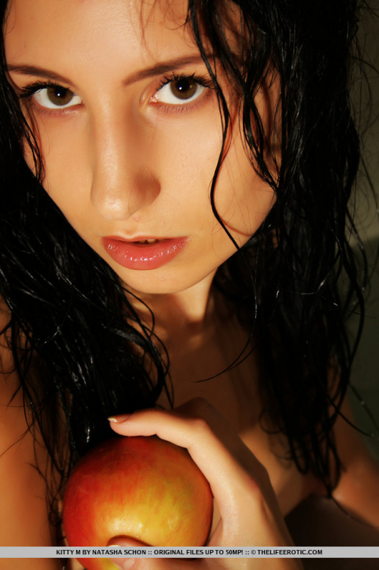 Wet Apple