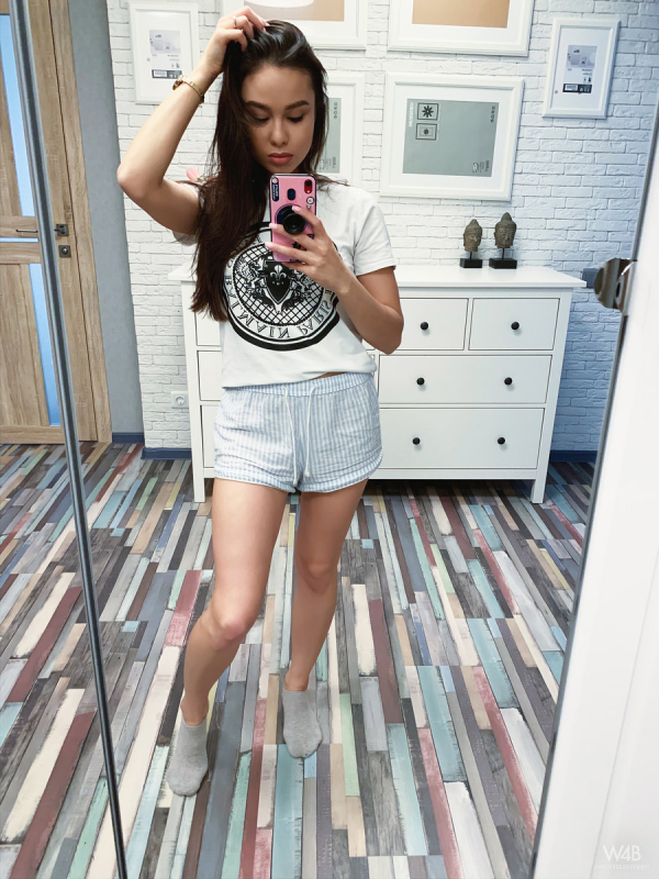 Astrid's Selfies