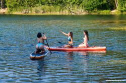 Three-girls,-one-SUP