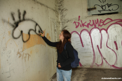 Graffiti-artist-Sindy-gets-caught