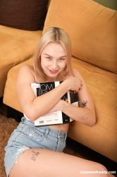 Sara-loves-a-good-read