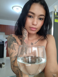 Selfie-4U:-My-Big-Breasts