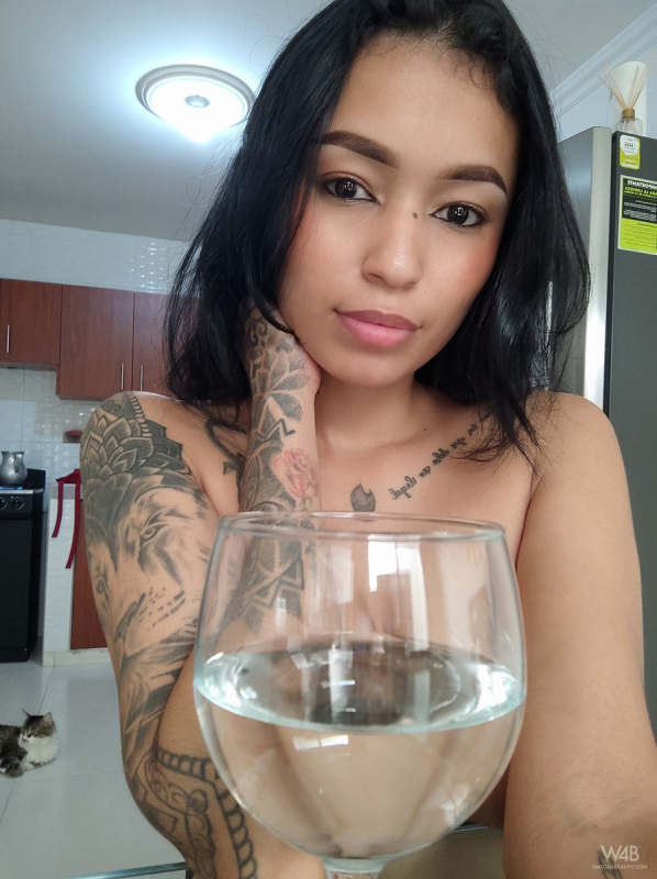 Selfie 4U: My Big Breasts