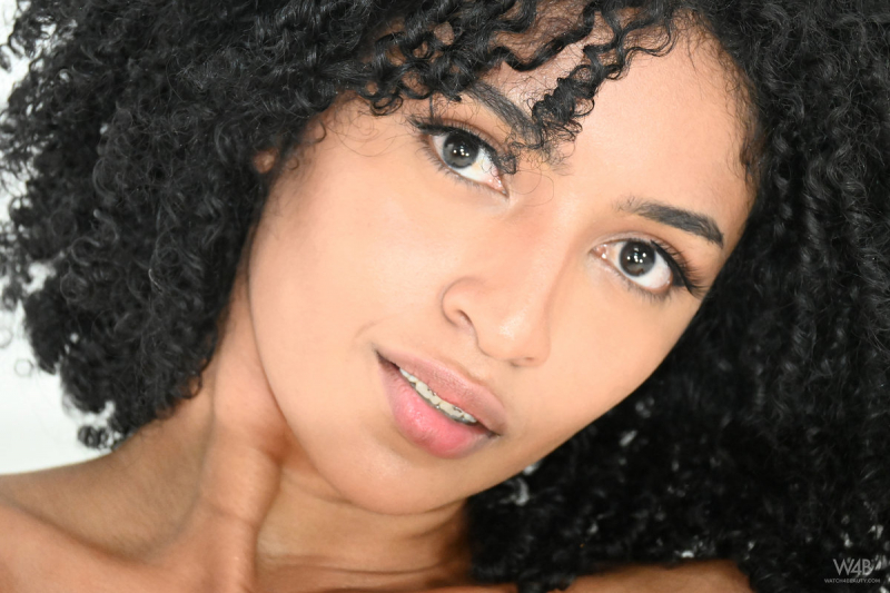 CASTING Naomi Schoop