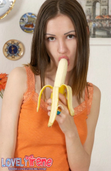 Banana-Girl