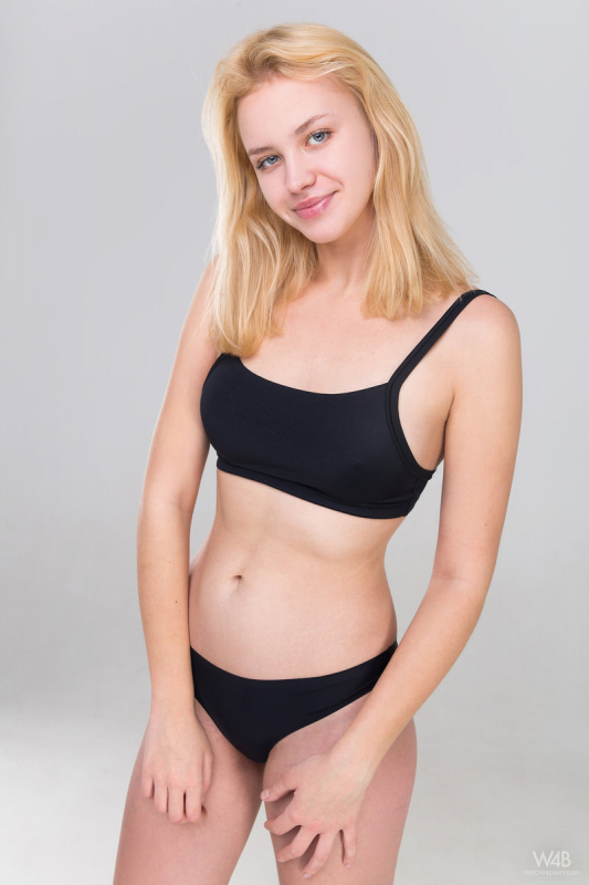 CASTING Mandy Tee