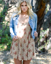 Angelic blonde Scarlet Red masturbating in the woods