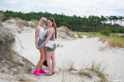 Sexy-Wandelingetje-in-de-Duinen