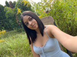 Selfie-4U:-Garden-Pee