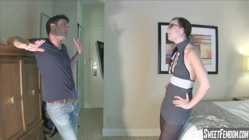 Stefani Just Wants to Bust Balls