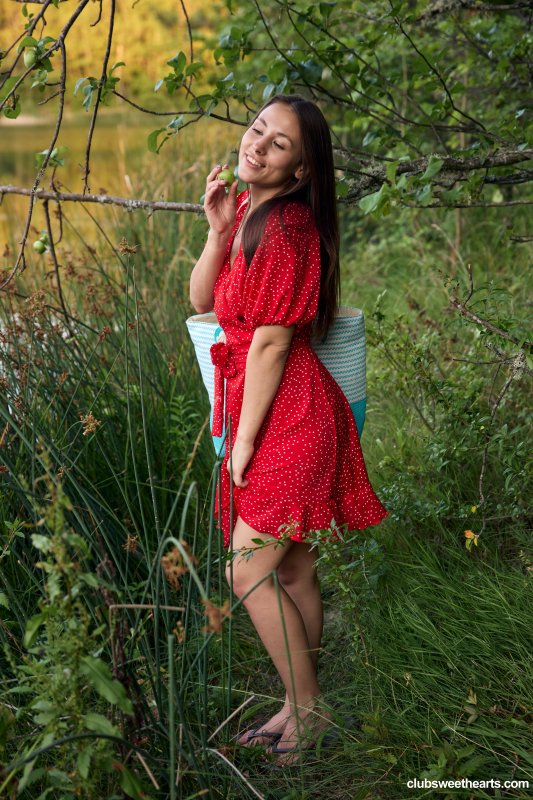 Sumiko gets hot by the lake
