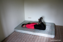 Lena-struggling-on-a-matras