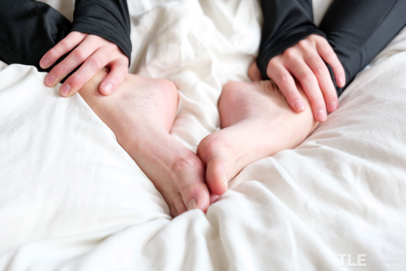 Feet Turn On 1