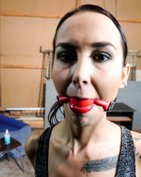 Freya loves to gag