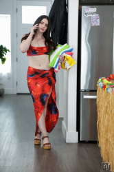 She-Knows-How-To-Party--S50:E17