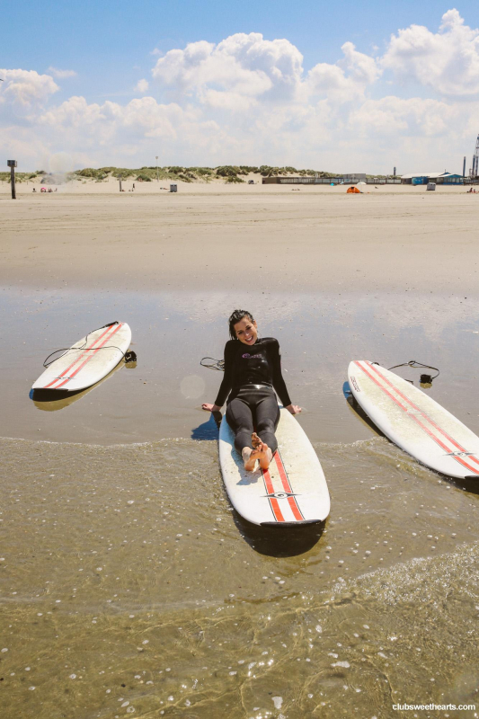 The hottest surfer chicks