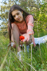 Curvy-Molly-Kit-masturbates-outdoors