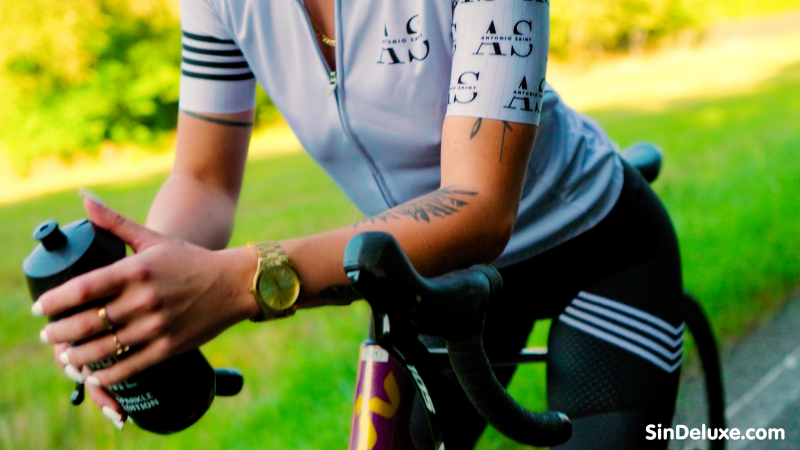 My cycling girl with benefits  Chapter 1