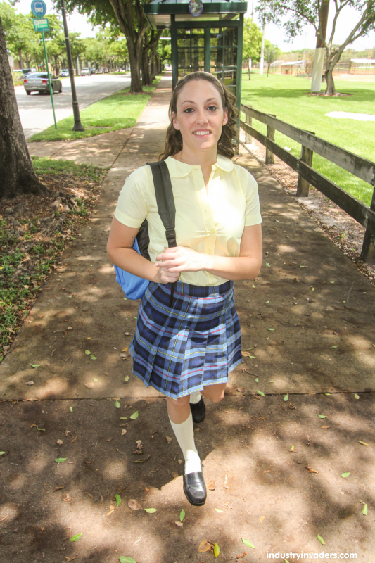 Melanie Hicks Schoolgirl fingers herself in public