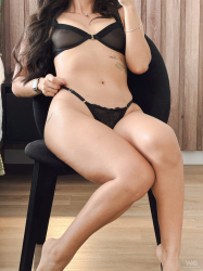 Leyla-Grey:-Selfie-4U:-Erotic-Greeting