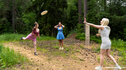 Playing-frisbee-and-licking-pussy