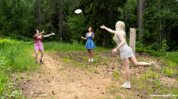 Playing-frisbee-and-licking-pussy