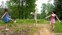 Playing-frisbee-and-licking-pussy
