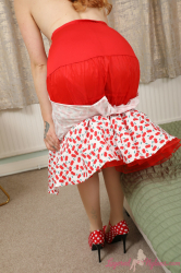 Pinup-Girl-Pantyhose-Over-Stockings