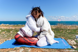Hot-girls-do-yoga