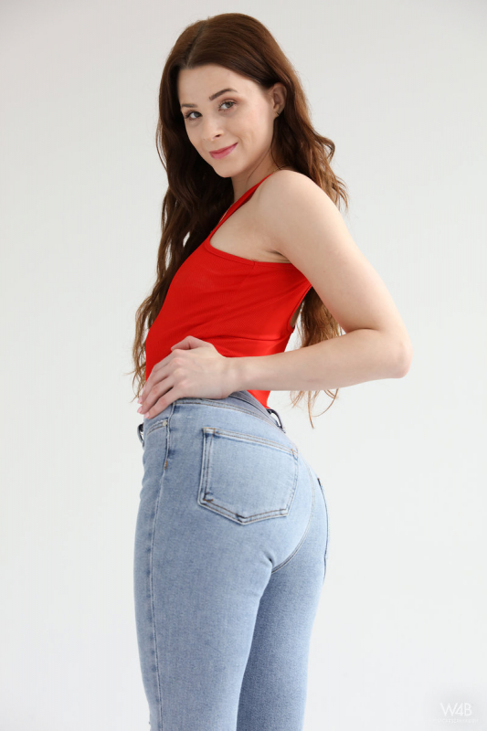 CASTING Lu Divine