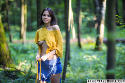 Lara-Is-Bare-In-The-Russian-Woods