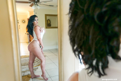 Pawgqueen-Ryan-Smiles