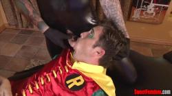 Black Canary Sells Robin's Ass
