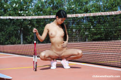 Stripping-on-the-tennis-court