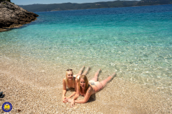 Hot-babe-discovers-sex-on-the-beach
