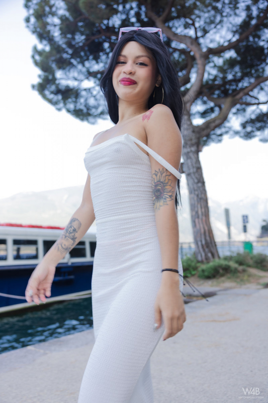 Lilith Baph: Beauty By The Lake