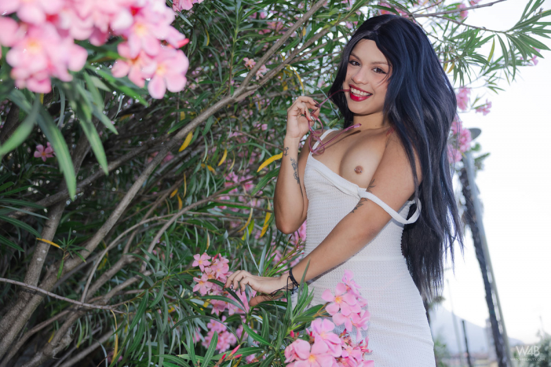 Lilith Baph: Beauty By The Lake