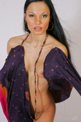 Holle--Nice-Lady