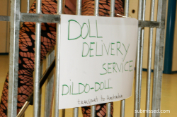 Doll-delivery-service-02-dildodoll