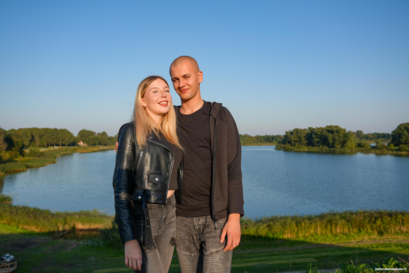 Vera and haar vriend geven een geil showtje!