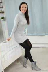 Grey-Minidress-Boots-Black-Opaque-Pantyhose