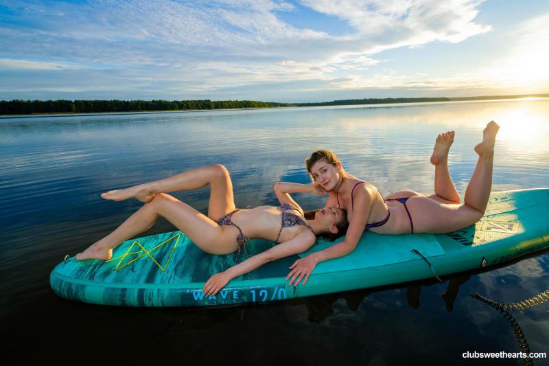 SUP babes enjoying the sunset