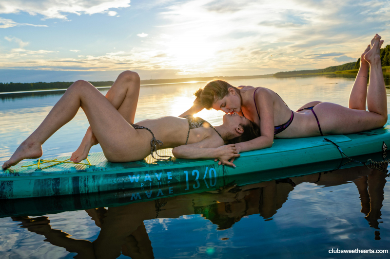 SUP babes enjoying the sunset