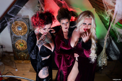 Hocus-Pocus-with-the-three-witches