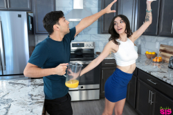 Spank-Me-Cuz-I-Like-It--S36:E1