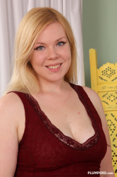 Naughty-Ilena-posing-for-you
